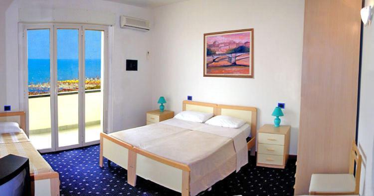 Medi Garden Hotel&Residence Alba Adriatica Exterior photo