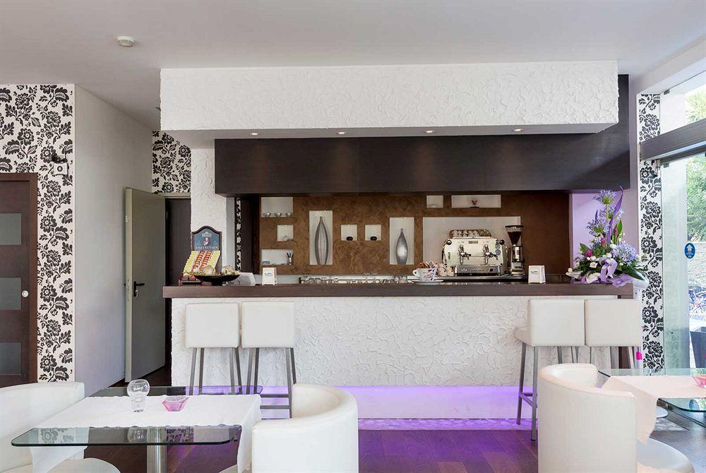 Medi Garden Hotel&Residence Alba Adriatica Exterior photo