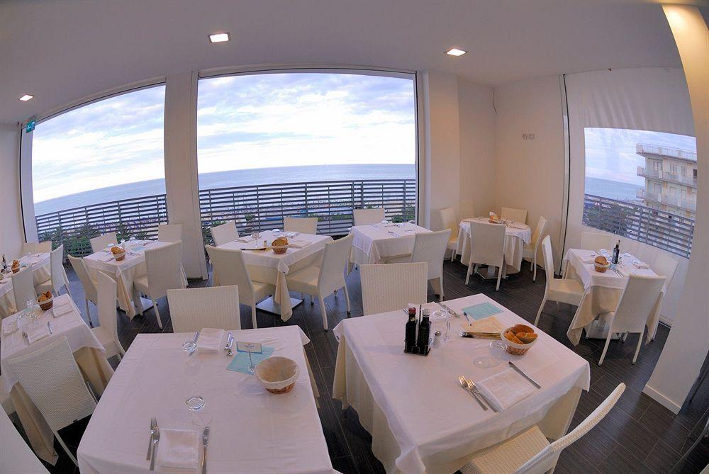 Medi Garden Hotel&Residence Alba Adriatica Exterior photo