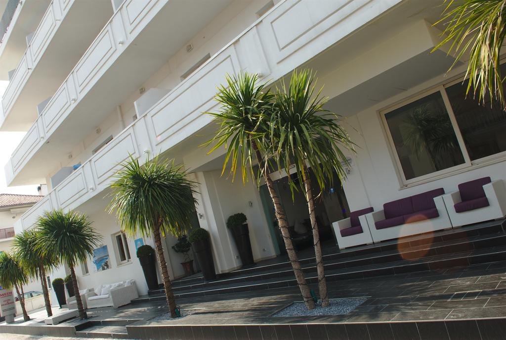 Medi Garden Hotel&Residence Alba Adriatica Exterior photo