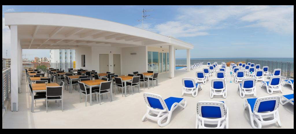 Medi Garden Hotel&Residence Alba Adriatica Exterior photo