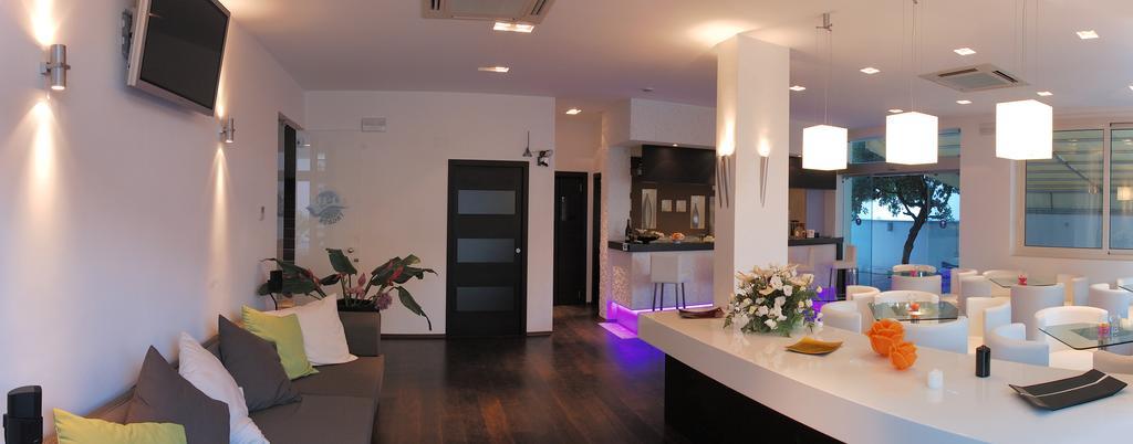 Medi Garden Hotel&Residence Alba Adriatica Exterior photo