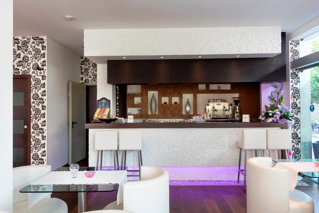 Medi Garden Hotel&Residence Alba Adriatica Exterior photo