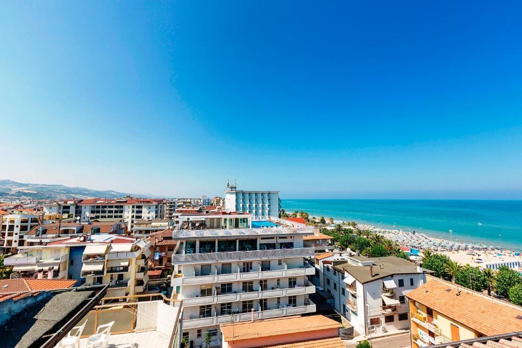 Medi Garden Hotel&Residence Alba Adriatica Exterior photo