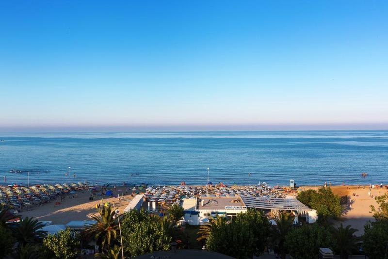 Medi Garden Hotel&Residence Alba Adriatica Exterior photo
