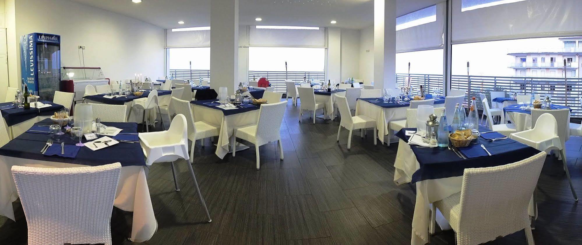Medi Garden Hotel&Residence Alba Adriatica Exterior photo